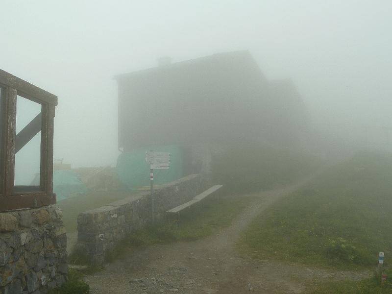 057stuttgarterhutte26.jpg - Aangekomen op de hut: geen weer om hier lang te blijven.