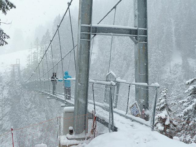 36-holzgaubrug1.jpg - De nieuwe hangbrug in Holzgau.