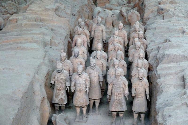 106-xian-terracotta-warriors5.jpg