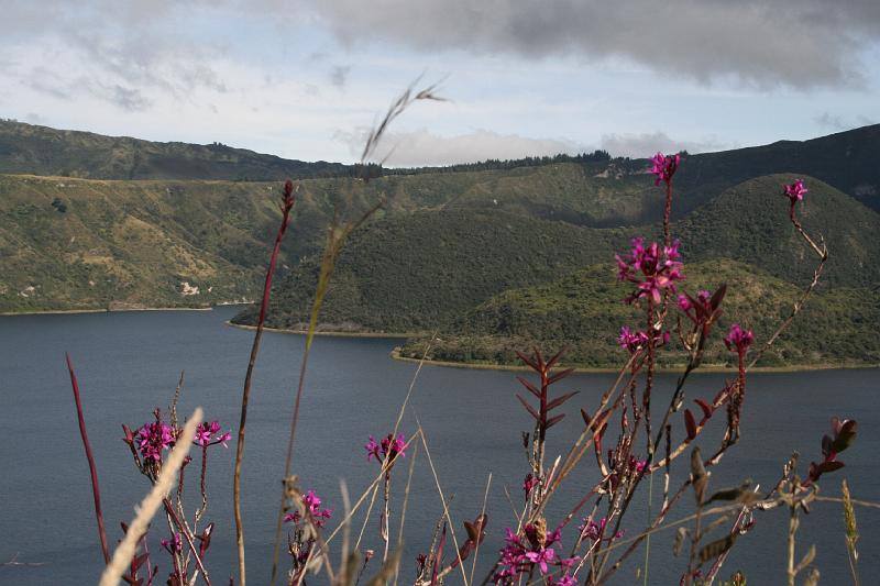 Laguna_de_Cuicocha_1.jpg