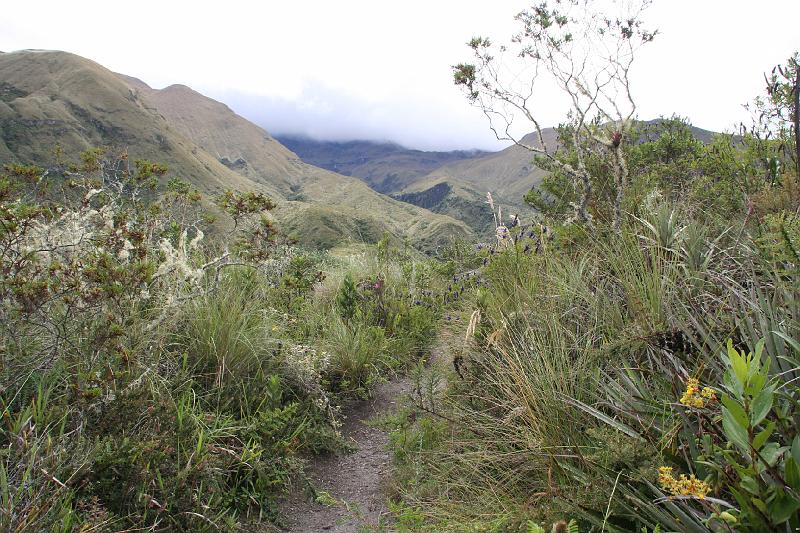 Laguna_de_Cuicocha_16.jpg