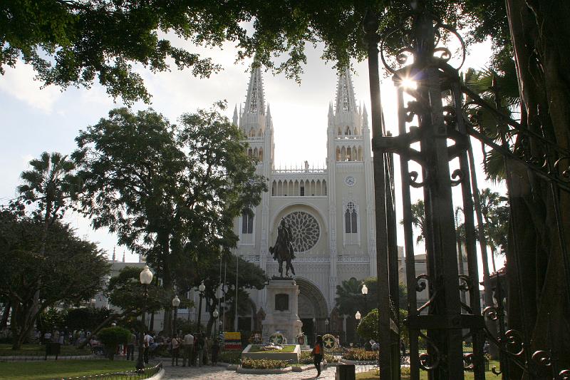 Guayaquil_Parque_Bolivar.jpg