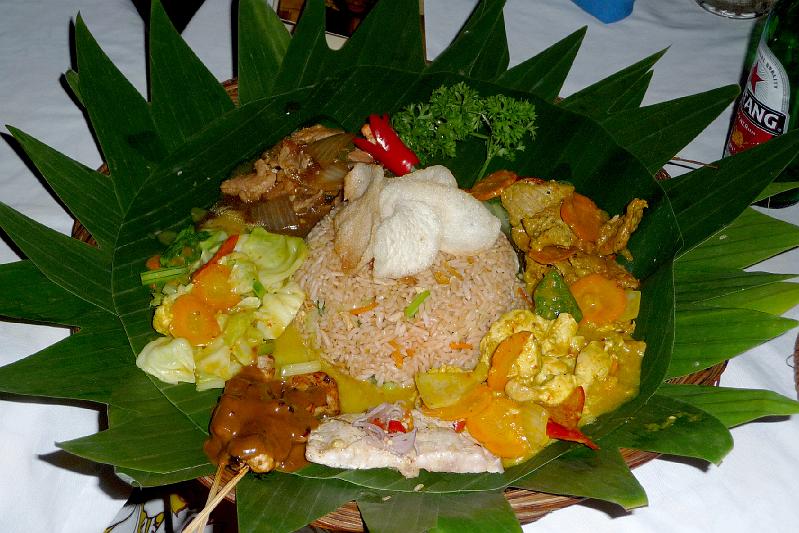 indonesische-rijstschotel.jpg