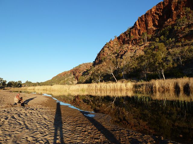 161-red-centre-glen-helen-5.jpg - Schitterende avondstemming aan de Finke River in Glen Helen.