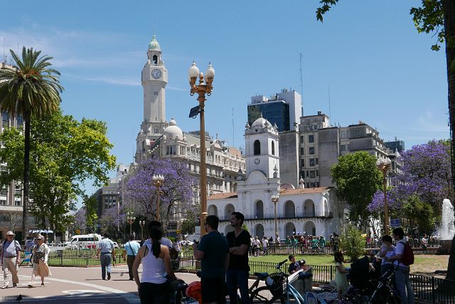 006-Buenos-Aires-Plaza-de-Mayo-011.jpg - …belanden we op het Plaza de Mayo vernoemd naar de mei-revolutie van 1810 waarna Argentinië onafhankelijk werd van Spanje.