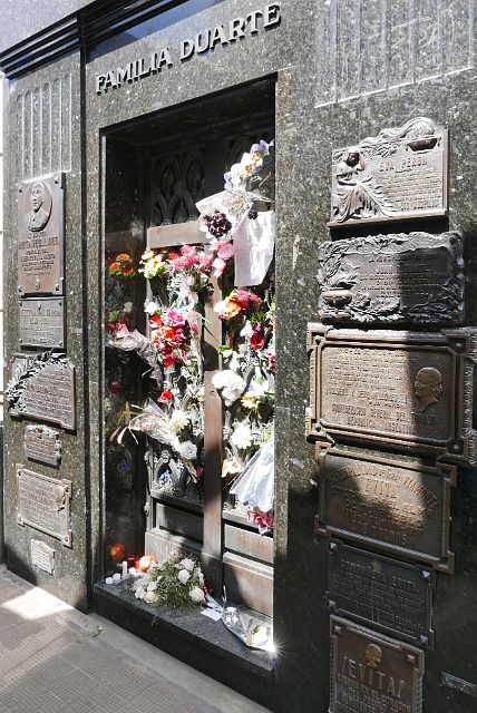 019-Buenos-Aires-Recoleta-009.jpg - De bekendste beroemdheid die hier begraven ligt is wellicht Eva Maria Duarte de Péron.