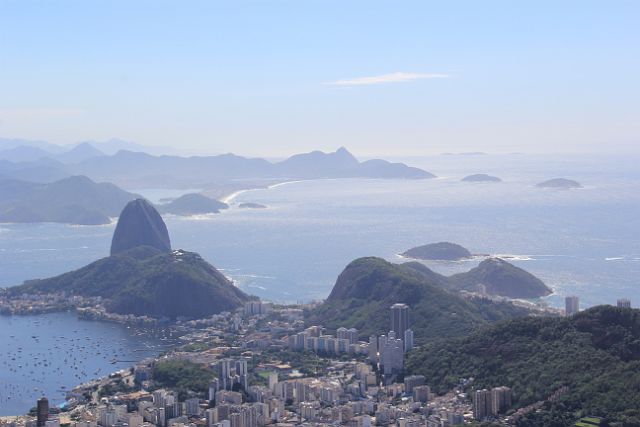503-Rio-219-el-christo.jpg - Aangekomen op de laatste bestemming van deze reis: Rio de Janeiro.
