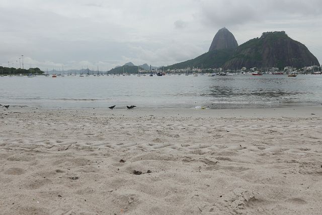 542-Rio-088.jpg - Botafoga Beach met zicht op Pão de Açúcar.
