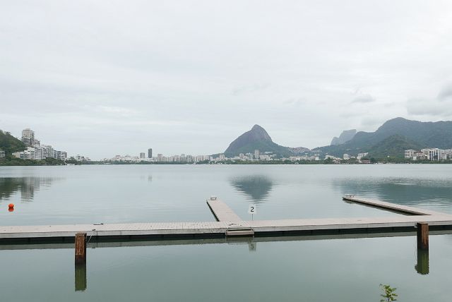 543-Rio-097.jpg - Lagoa, een wijk gelegen rond het meer Rodrigo de Freitas.