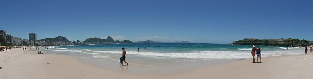 582-Rio-231.jpg - Flaneren langs Copacabana Beach (met rechts Forte de Copacabana).