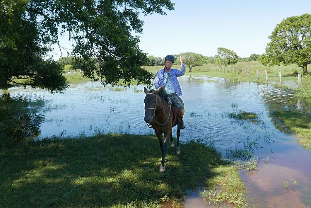 594-Pantanal-216-dag-3-paardrijden.jpg - Een pluim voor Erik Velde, onze reisbegeleider van Sawadee, die alles in goede banen leidde, ondanks een heterogene groep reizigers.