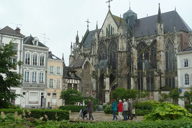 112-troyes-35.jpg - Cathédrale Saint-Pierre-et-Saint-Paul de Troyes. De bouw van de kathedraal werd in 1208 aangevat en pas in de 17de eeuw afgewerkt.