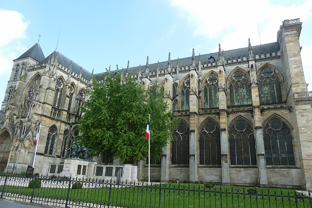 135-chalon-en-champagne-10.jpg - De kathedraal van Châlons-en-Champagne.