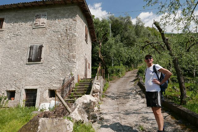 107-wandelen-naar-Cassone-en-terug-dag3-104.jpg - Steil hé?!