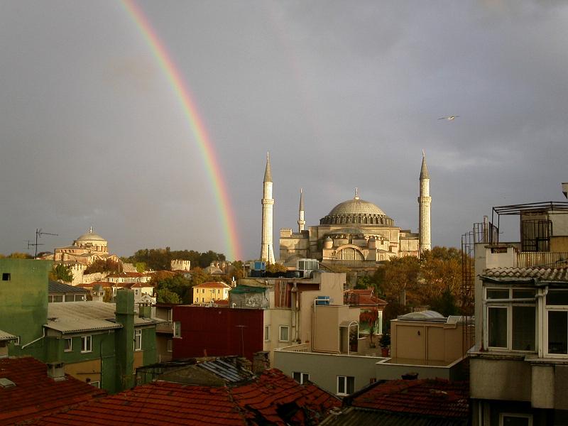 Aya_Sofia_met_regenboog_1.jpg