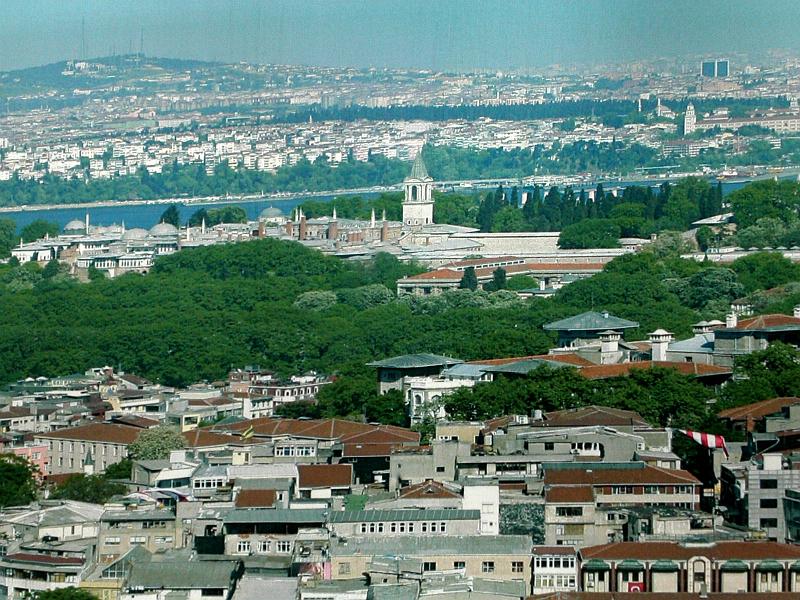 Istanbul_panorama_4_Topkapi.jpg