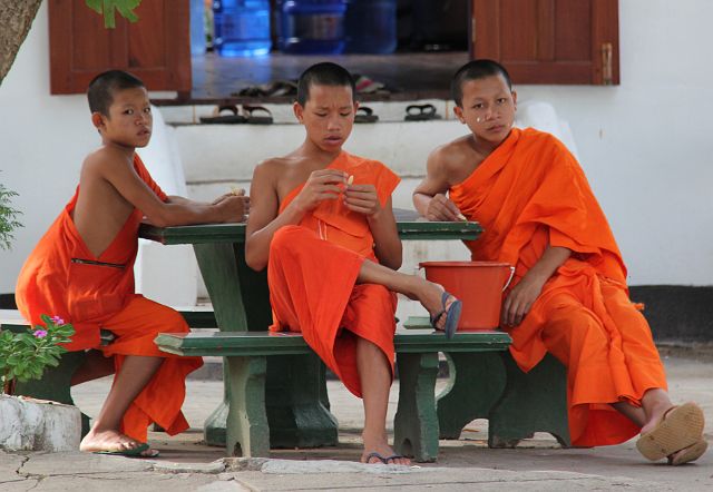 169-Luang-Prabang-189.jpg - Wat zitten niksen hoort er uiteraard ook bij!