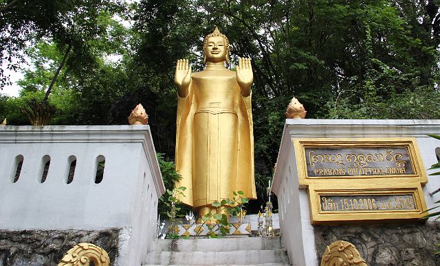194-Luang-Prabang-095.jpg - … tussen stoepa’s en honderden boeddhabeelden.