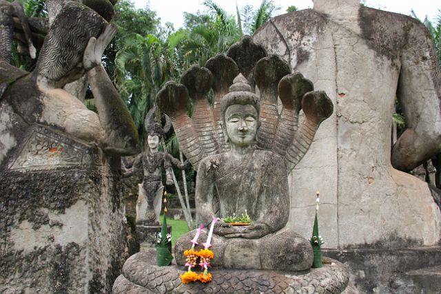 314-Vientiane-147.jpg - Vandaar dat je in dit park zowel boeddha’s, …