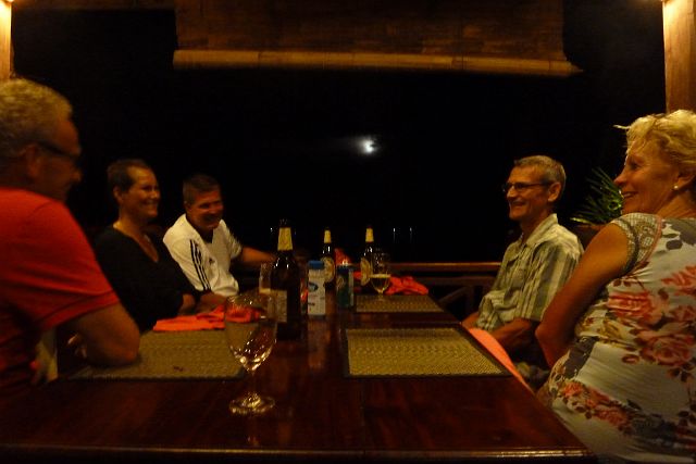 525-Khong-eiland-146.jpg - Een laatste gezellige avond aan de oevers van de Mekong in Laos.