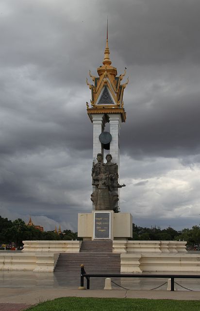 634-Phnom-Penh-200.jpg - Hier worden de oorlogsdoden van Cambodja officieel herdacht.
