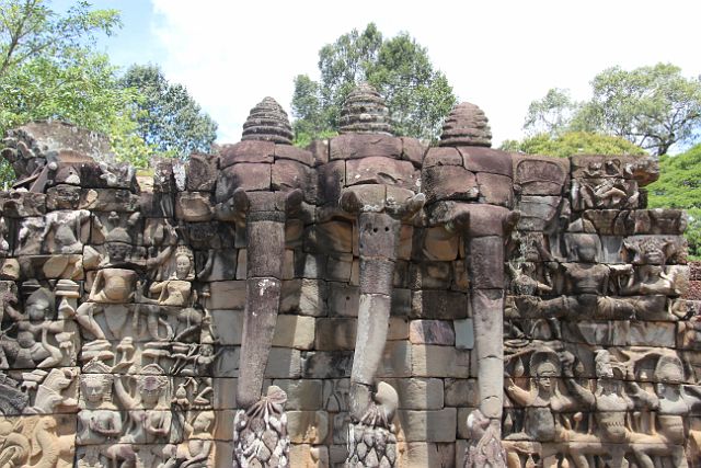 679-Siem-Reap-144-angkor.jpg - Het Olifantenterras werd gebruikt door de koningen om openbare plechtigheden te bekijken.