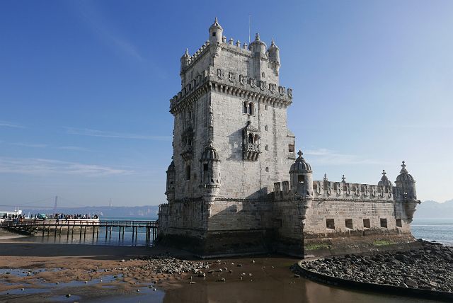 141-dag-2-belem-009-torre-de-belem.jpg - Torre de Belém is een landmark van Lissabon daterend uit 1515. Oorspronkelijk stond de toren op een eilandje in de Taag om zijn monding te verdedigen.