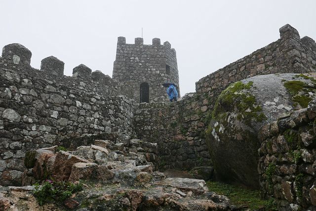 184-dag-3-castelo-dos-mouros-006.jpg - Wie vecht daar tegen wind en regen?