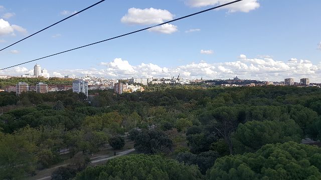 042-dag-1-054-teleferico.jpg - Panoramisch zicht op Madrid.