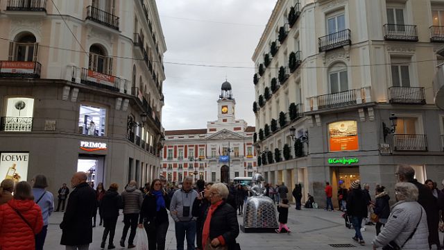 112-20191023_185339.jpg - Kuieren en winkelen in de buurt van Puerta del Sol.