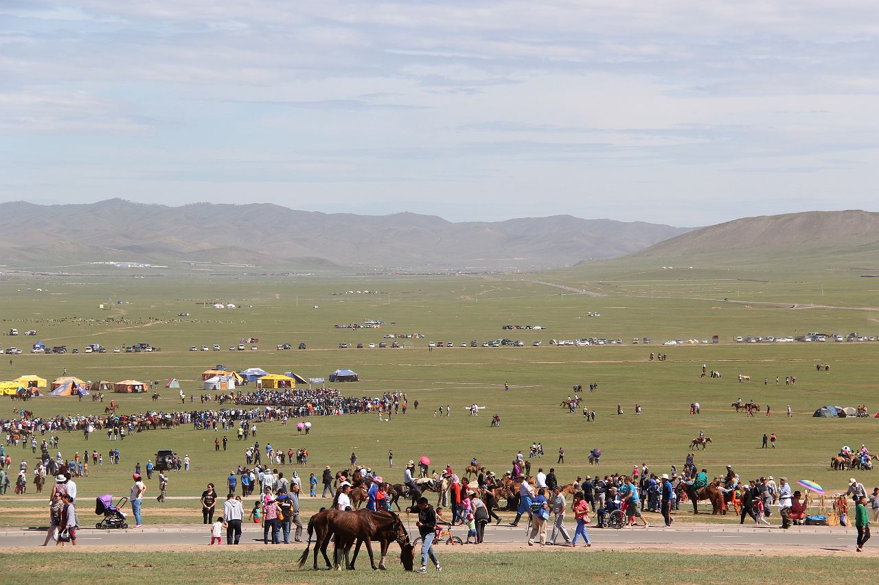 029-Ulaanbaatar-082-naadam.jpg - Begin augustus komen Mongolen van heinde en verre naar het Danshig Naadam Festival. Naadam, het nationale feest van Mongolië waarop het land zijn onafhankelijkheid herdenkt, is voorbij (jaarlijks van 11 tot 13 juli).