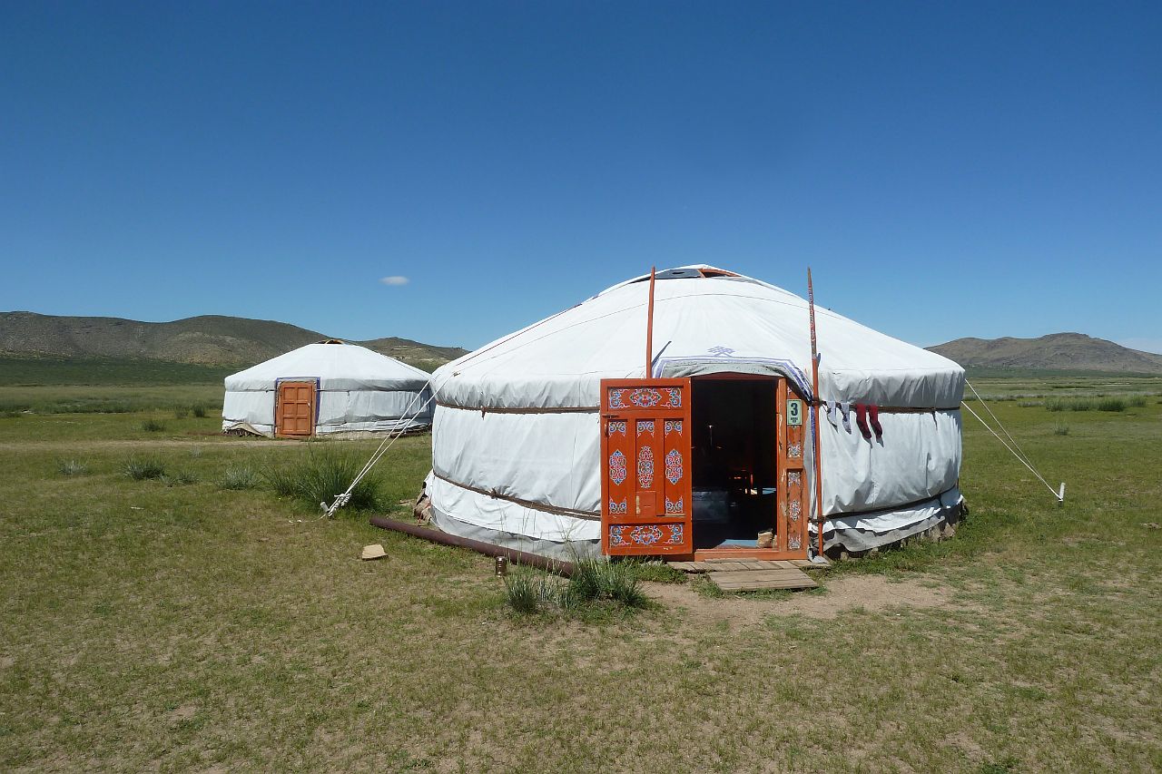 169-gurvanbulag-064-gerkamp.jpg - We overnachten in een gerkamp, gerund door een nomadenfamilie.