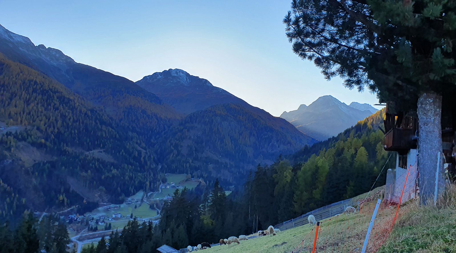 050-dag-3-46-Seespitze-naar-beneden-Trogach.jpg