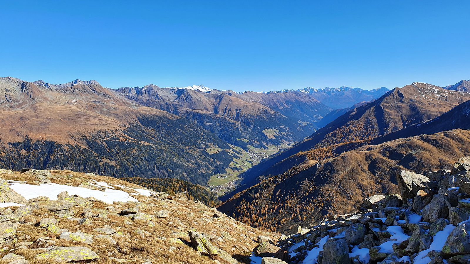 064-dag-4-27-deferreger-pfanhorn.jpg - Achter ons komt de Grossglockner tevoorschijn.