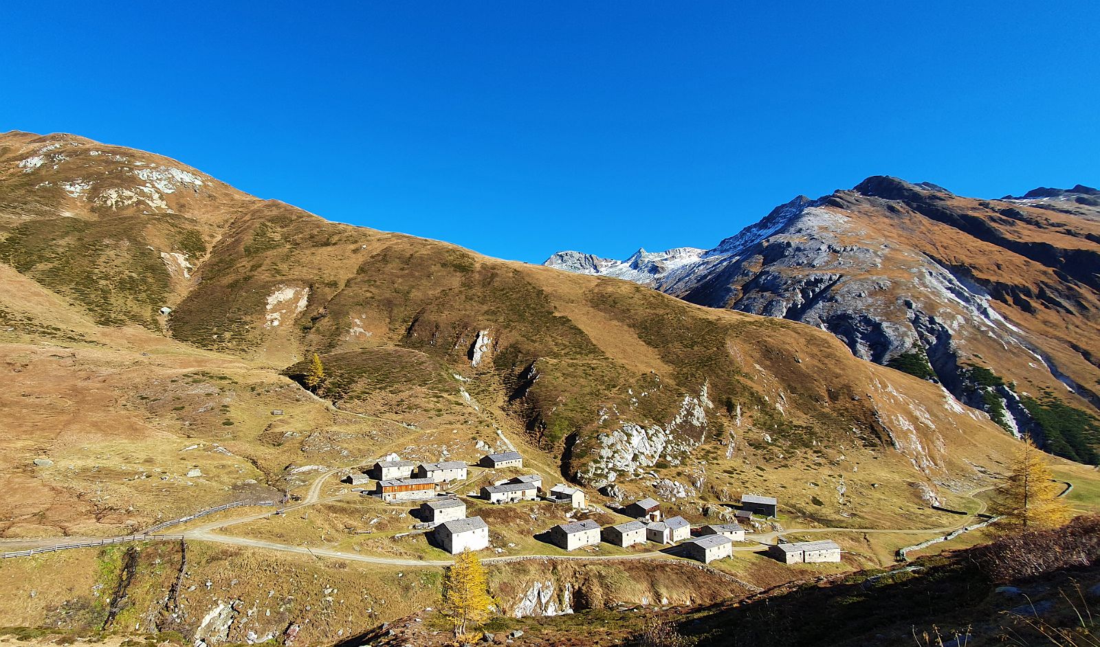 194-dag-7-24-Jagdhausalm.jpg - We keren terug als de schaduw dorp en dal inpalmt.