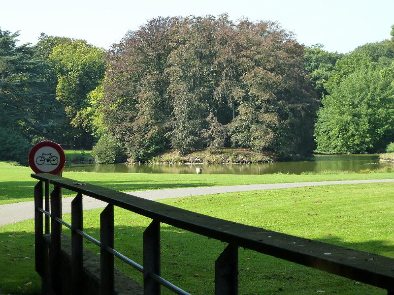 021dag1houtland5.jpg - Te voet door één van de vele parken die het Brugse Ommeland rijk is.