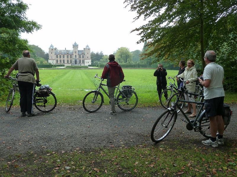 063dag2Tillegem14.jpg - het kasteel van Tillegem achter ons haast overzien.