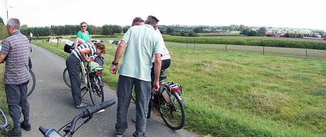 031-tielt-2-gijs.jpg - Maar eerst nog een kleine depannage.