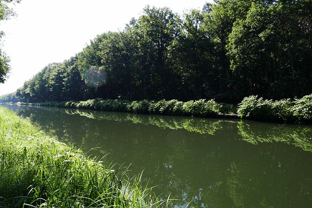 080-vertrek-dag-2-langs-kanaal-2.jpg