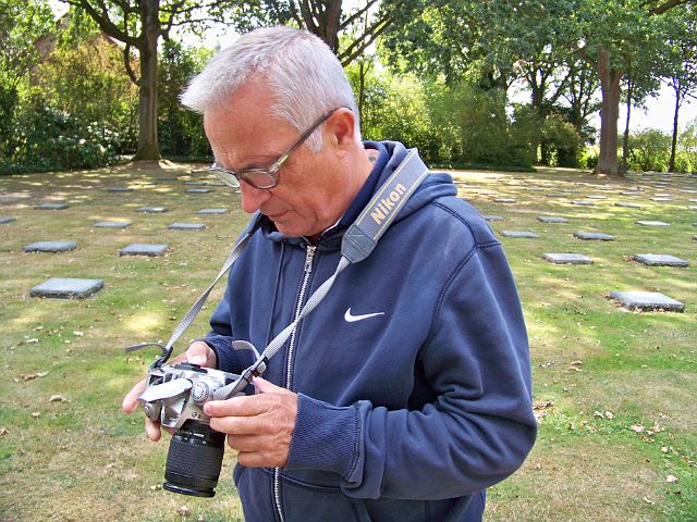 090-dag-2-108-gijssens.jpg - Nog eens controleren dat alles goed gefotografeerd is!