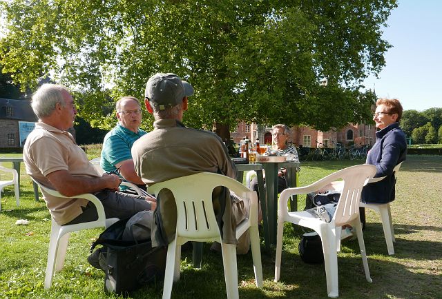 099-dag-2-115.jpg - Dit is een gezellige afsluiter van alweer een heel leuk Peefoon-fietsweekend.