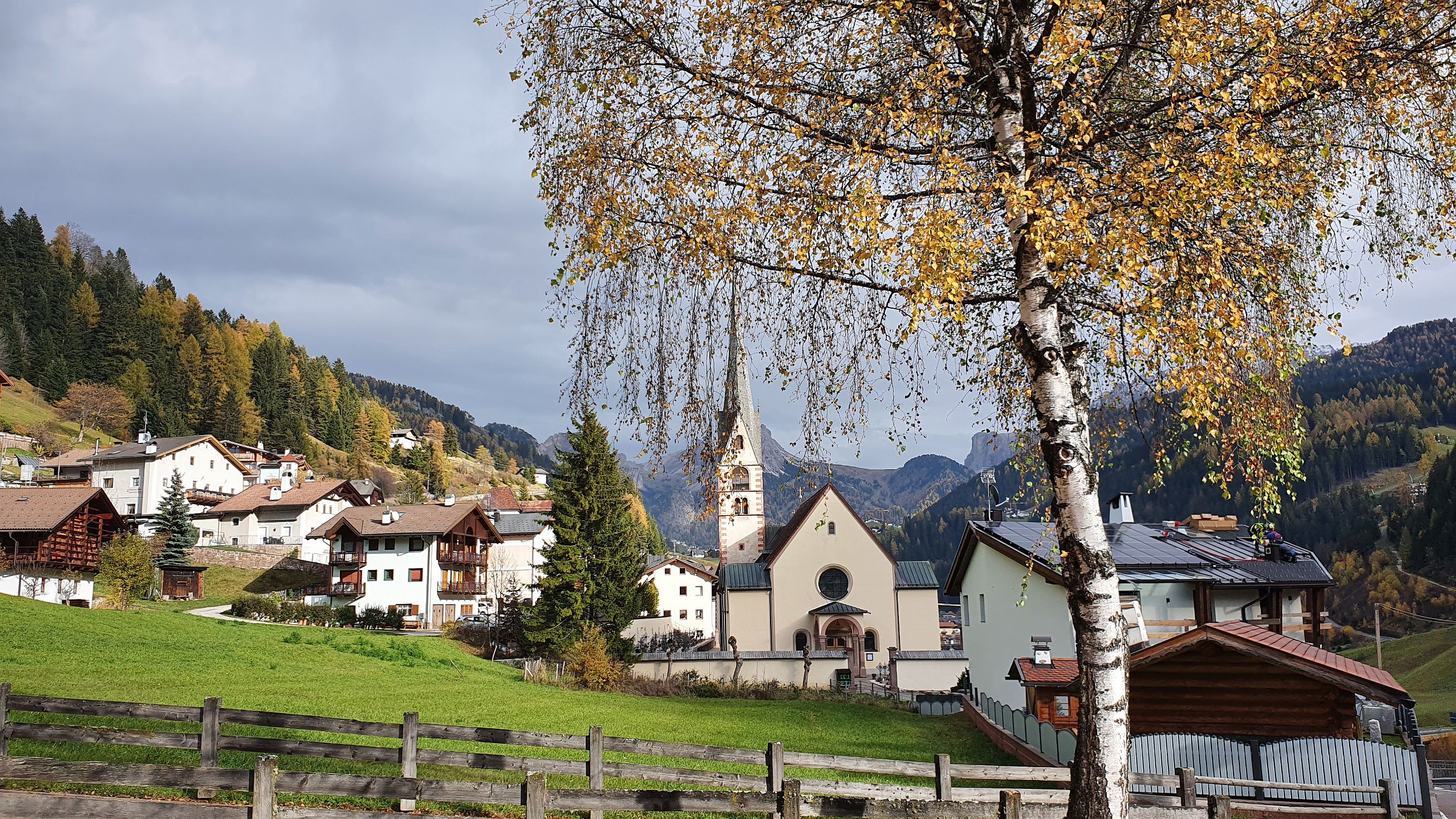 270-dag-10-wandelen-St-Jakob-03-kerk-St-Christina.jpg