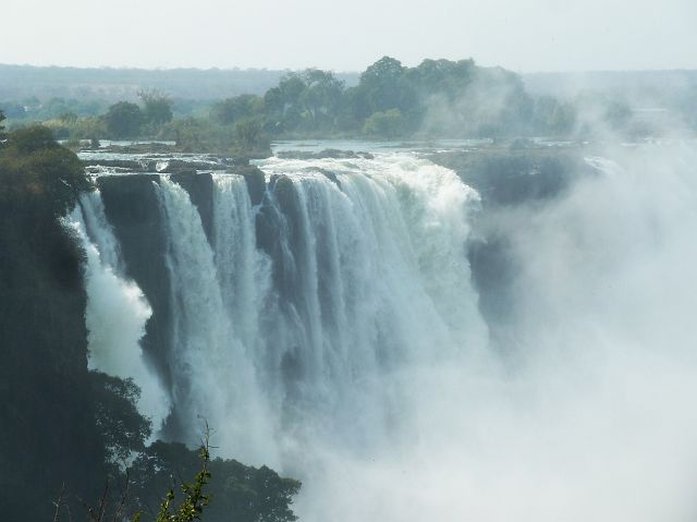 701-vicfalls-09.jpg - De Victoria watervallen zijn de breedste watervallen van Afrika.